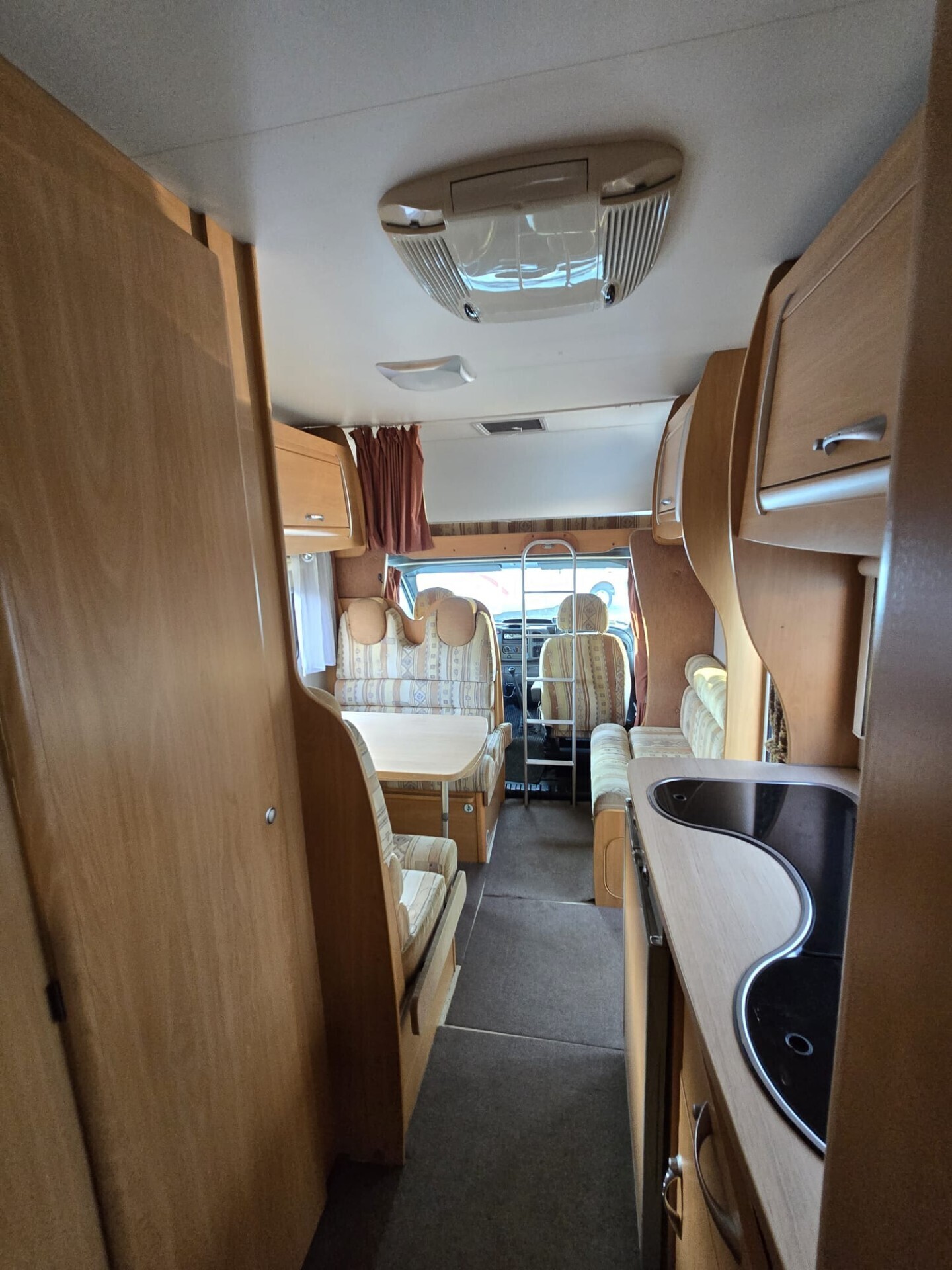Chausson Flash 3 - MANSARDATO con LETTI TRASVERSAL