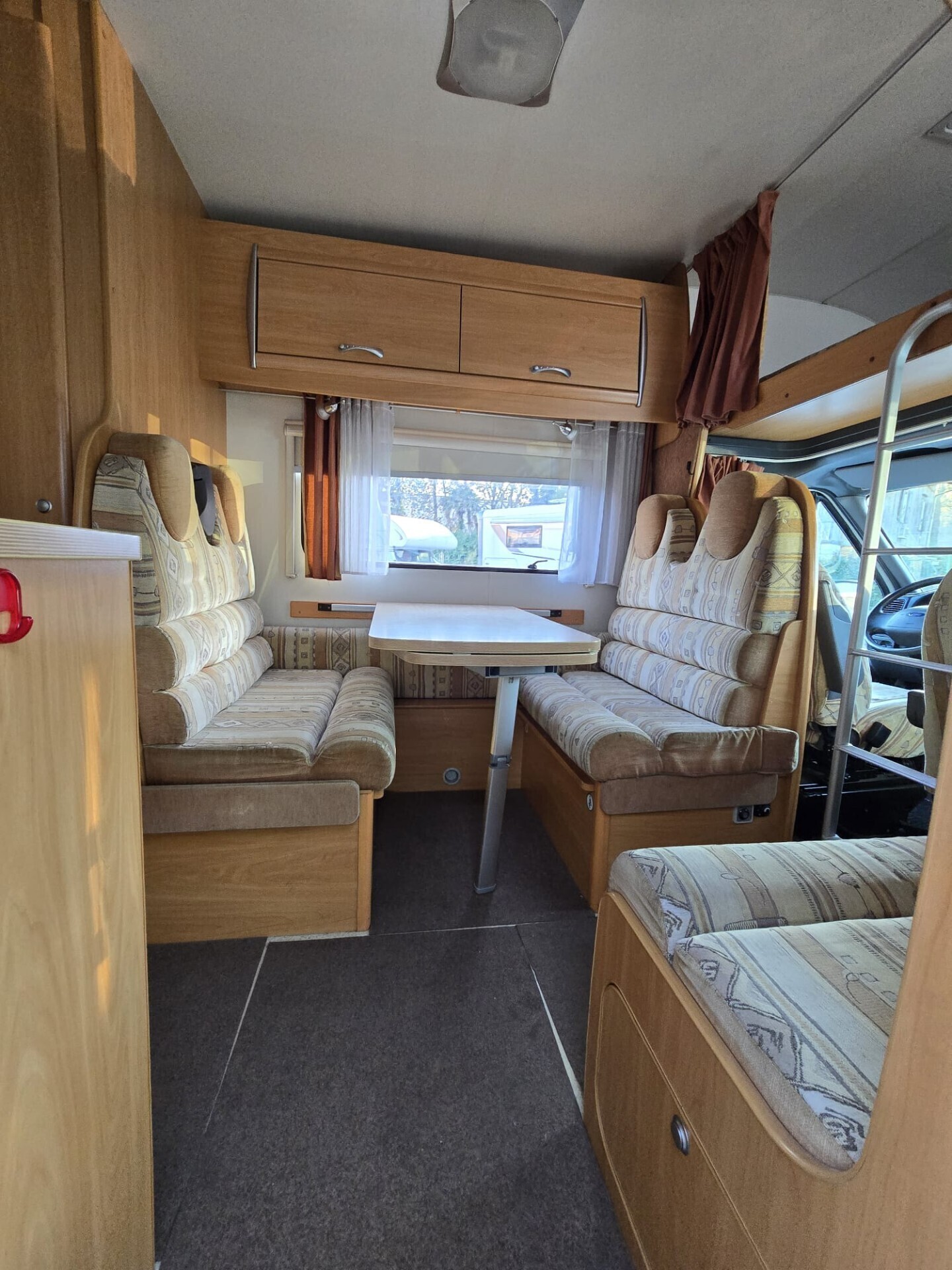 Chausson Flash 3 - MANSARDATO con LETTI TRASVERSAL