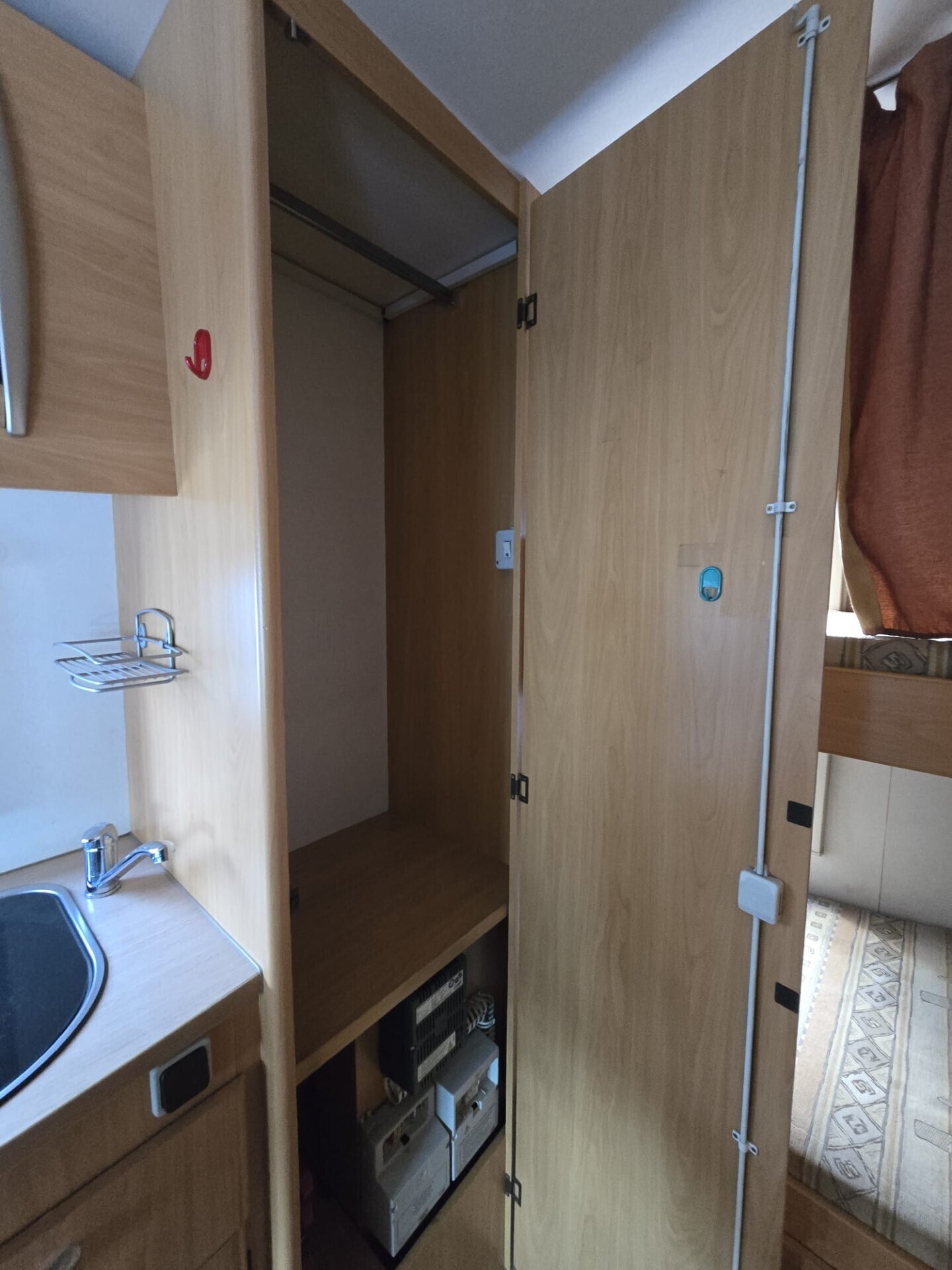 Chausson Flash 3 - MANSARDATO con LETTI TRASVERSAL