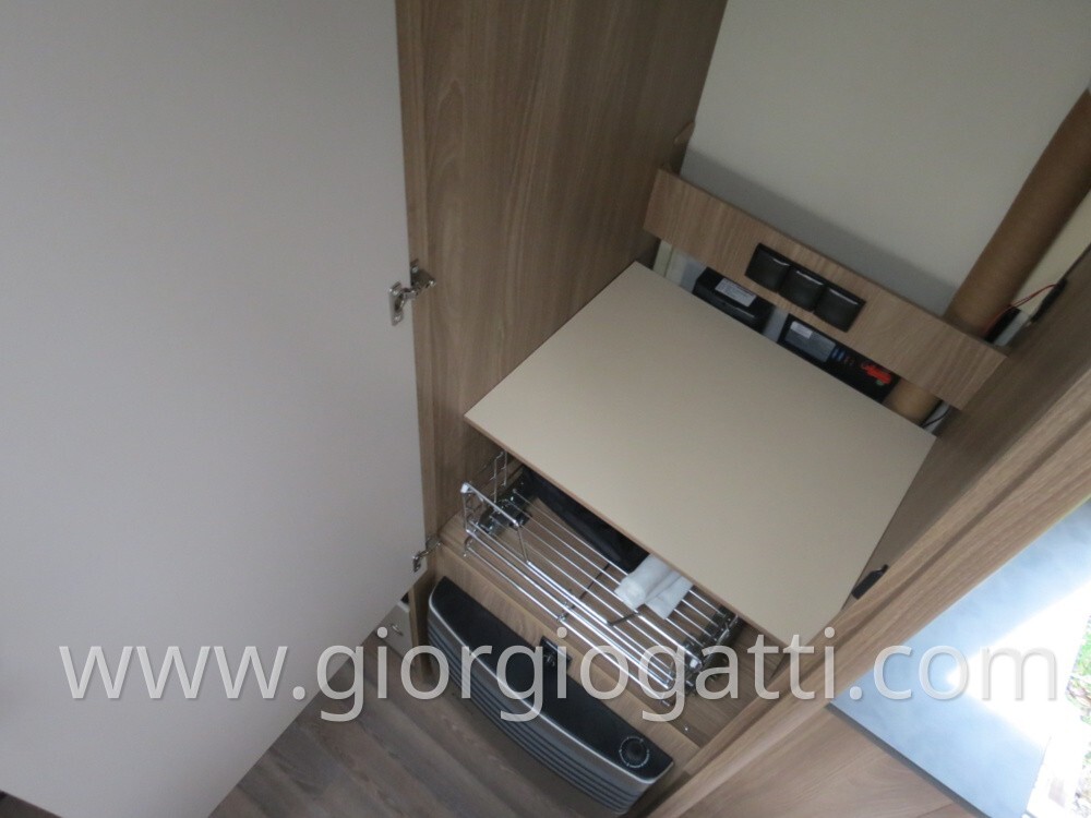 CARAVAN BURSTNER PREMIO 395 TS 1300 KG CON MOOVER 