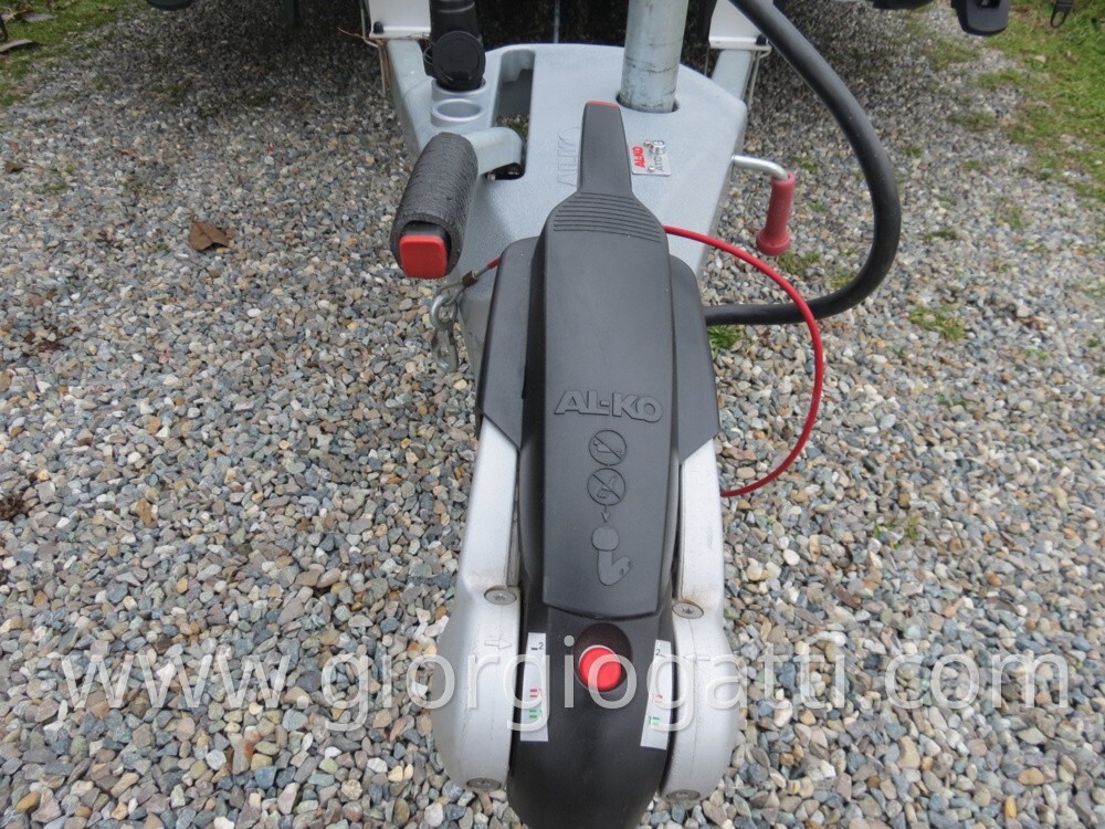 CARAVAN BURSTNER PREMIO 395 TS 1300 KG CON MOOVER 
