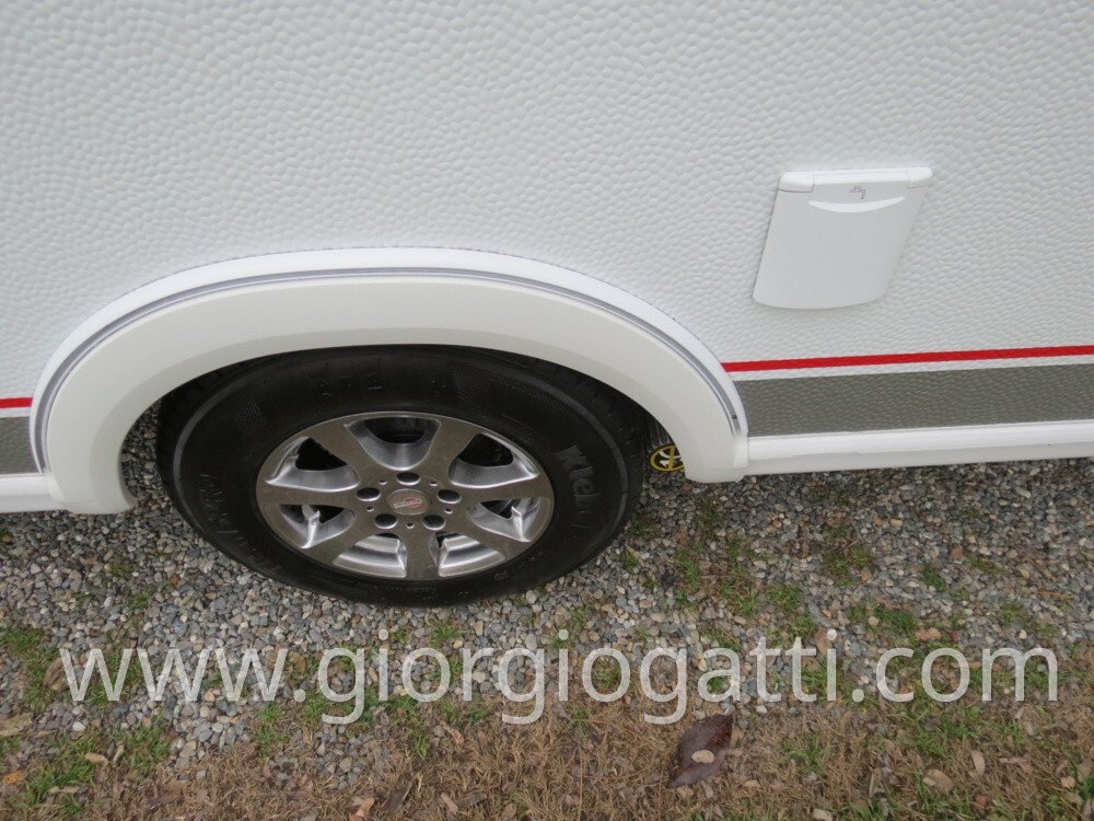 CARAVAN BURSTNER PREMIO 395 TS 1300 KG CON MOOVER 