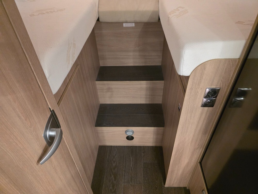 CAMPER LAIKA KOSMO 209