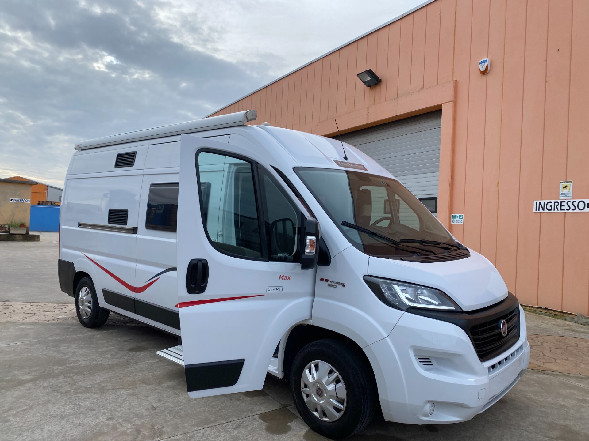 Challenger V 114MAX FULL OPTIONAL PRONTA CONSEGNA