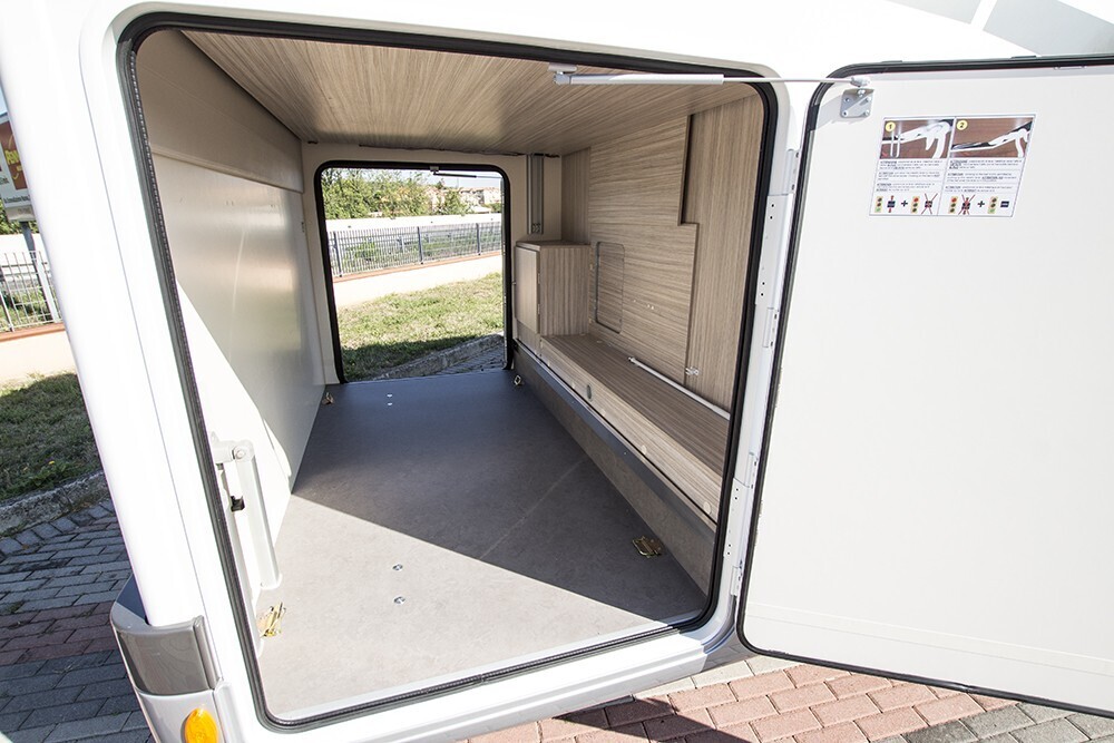 Camper Semintegrale 4 posti Elnagh T-Loft 450