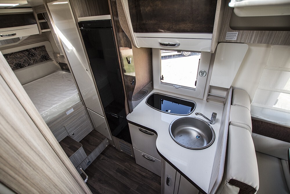 Camper Semintegrale 4 posti Elnagh T-Loft 450