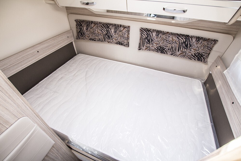 Camper Semintegrale 4 posti Elnagh T-Loft 450