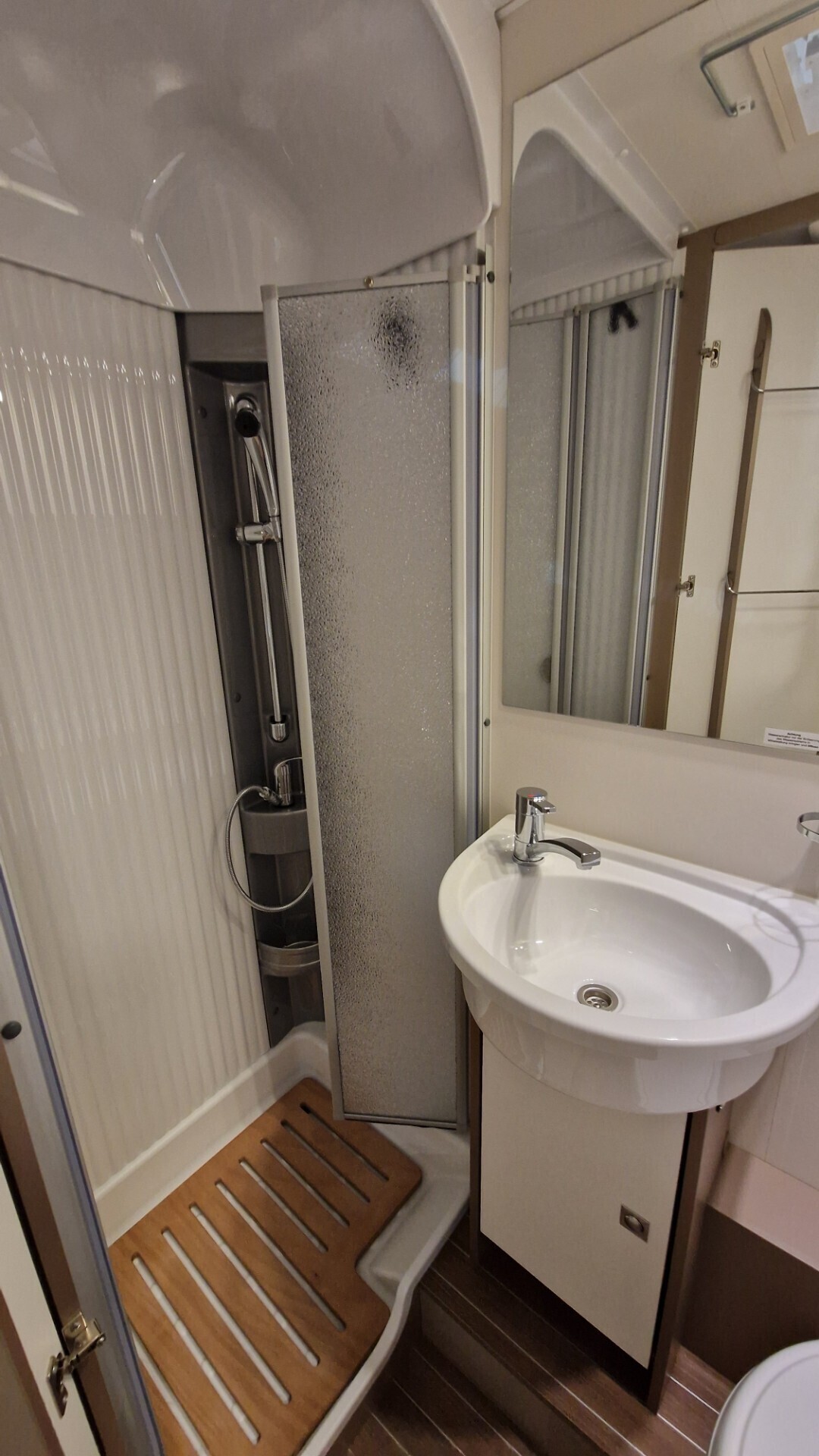 Camper Mansardato Blucamp Ocean 650 6 posti