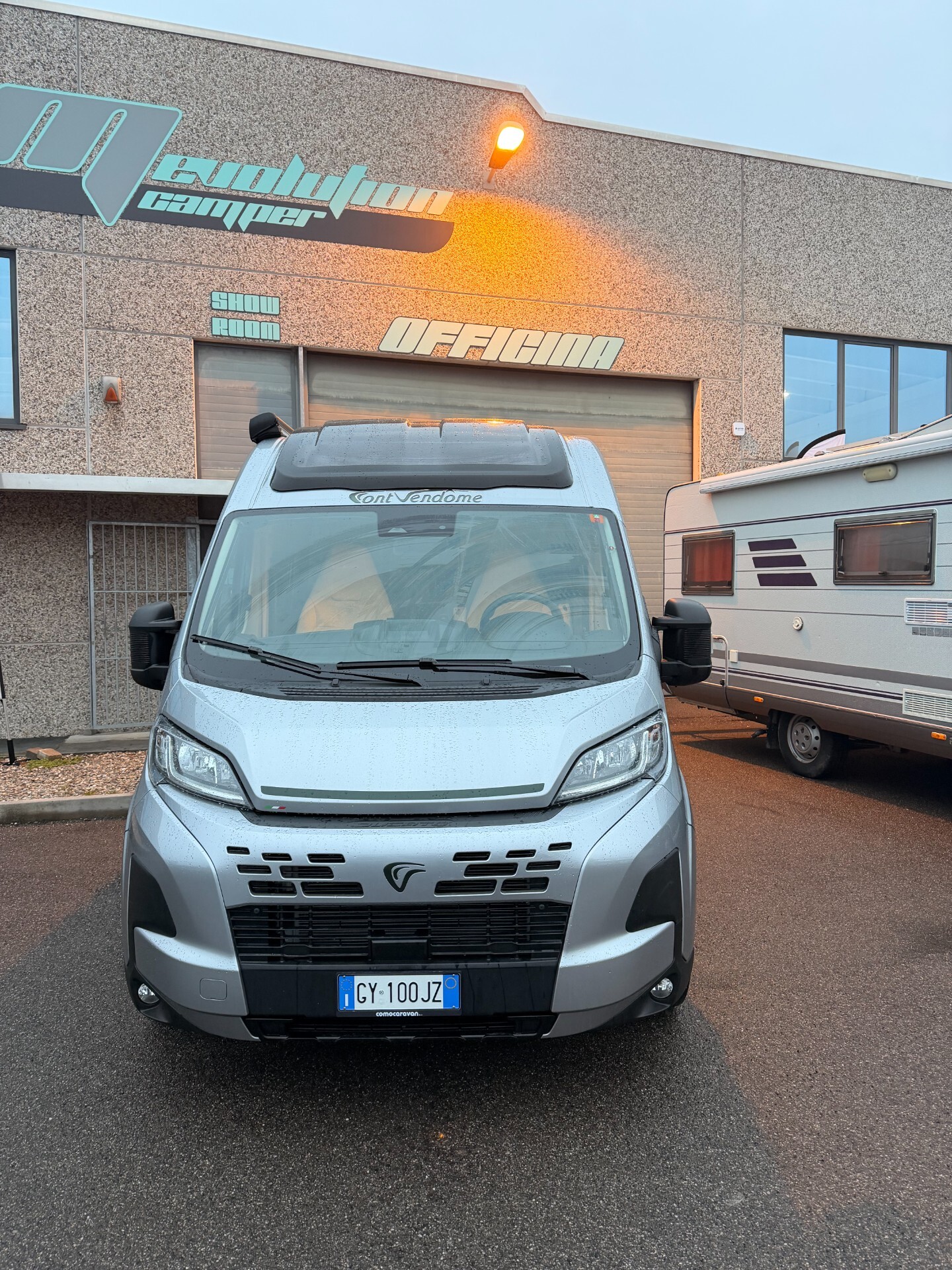 VAN FONT VENDOME HORIZON 305 CON DOPPIO LETTO MATR