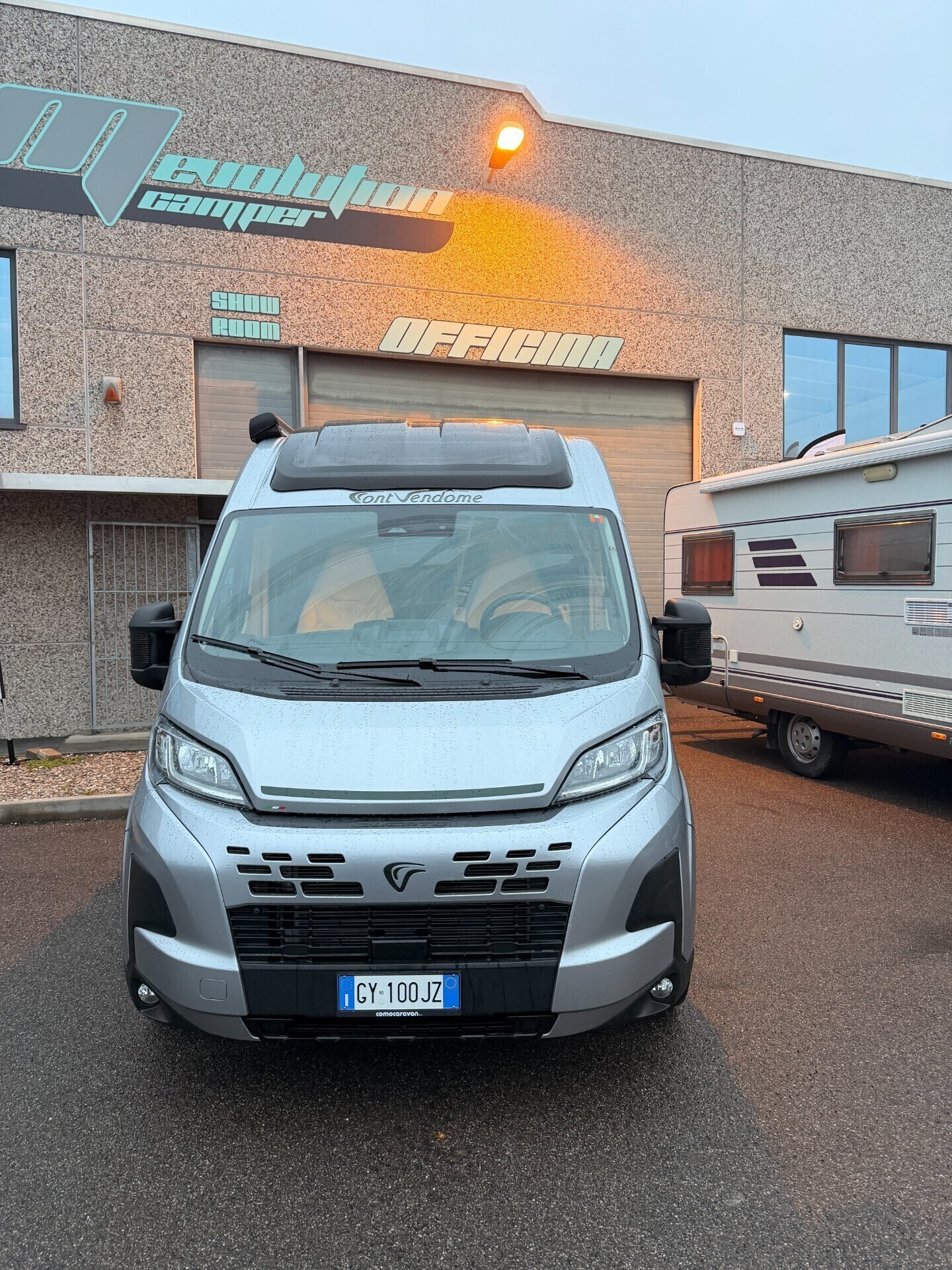 VAN FONT VENDOME HORIZON 305 CON DOPPIO LETTO MATR