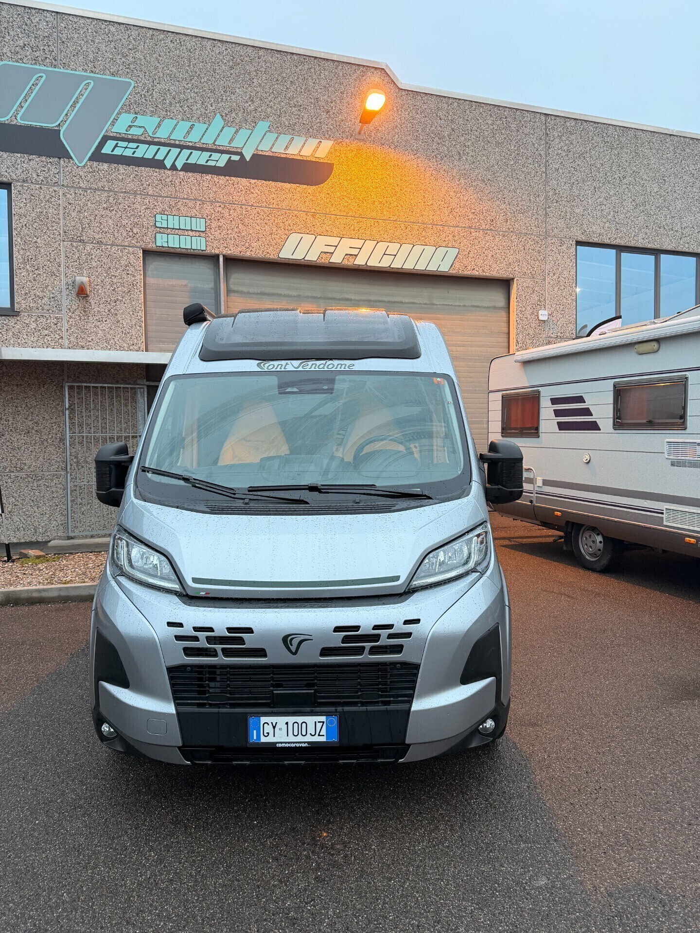 VAN FONT VENDOME HORIZON 305 CON DOPPIO LETTO MATR