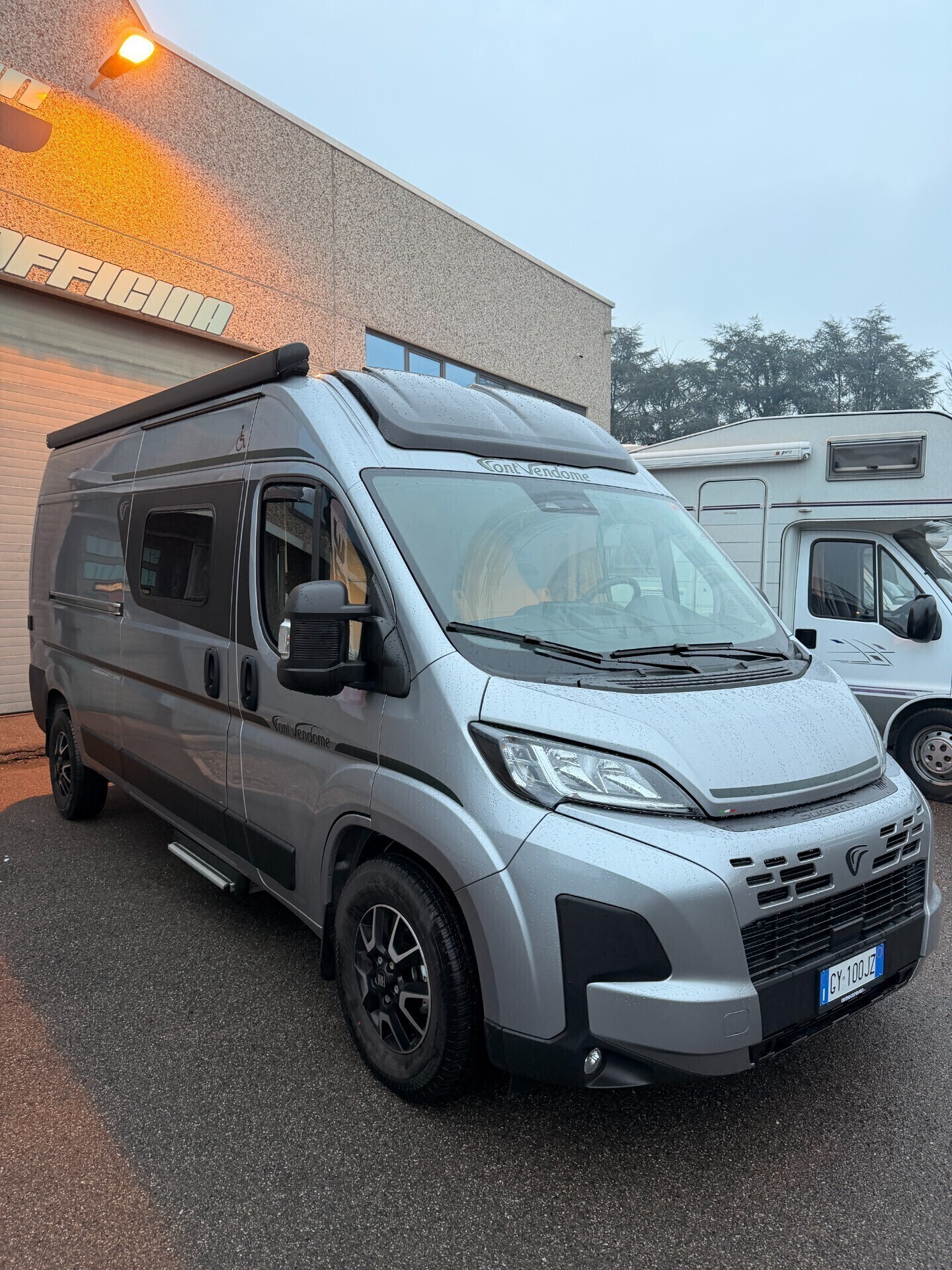 VAN FONT VENDOME HORIZON 305 CON DOPPIO LETTO MATR