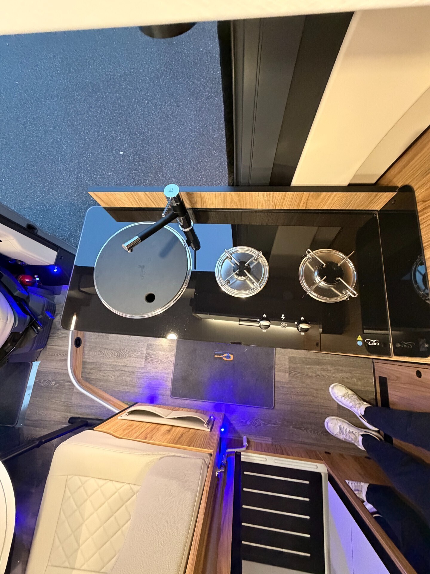 VAN FONT VENDOME HORIZON 305 CON DOPPIO LETTO MATR