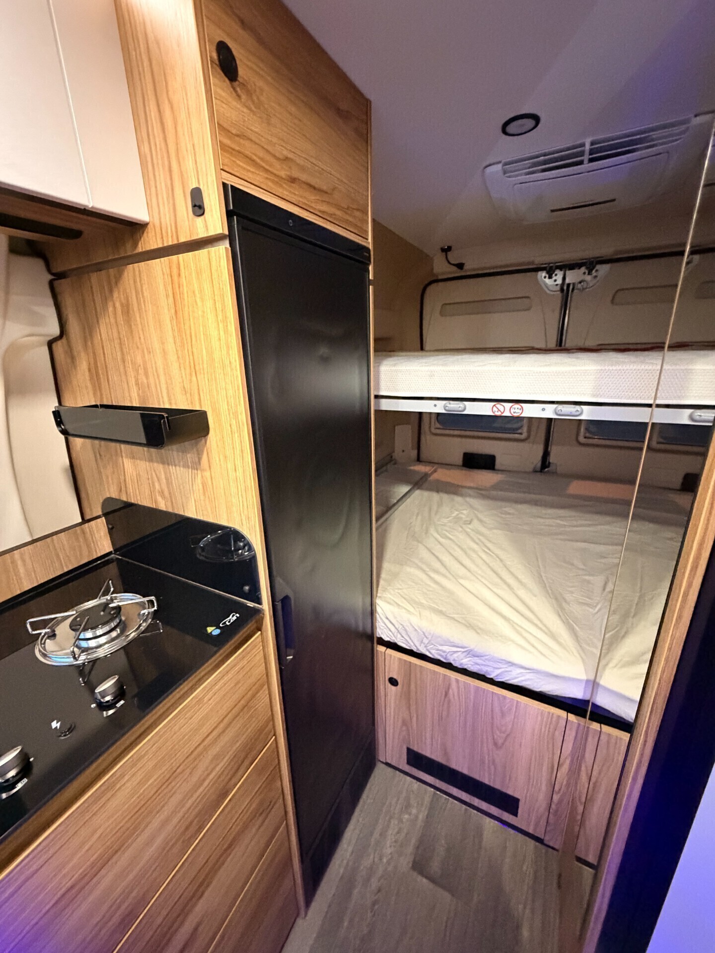 VAN FONT VENDOME HORIZON 305 CON DOPPIO LETTO MATR