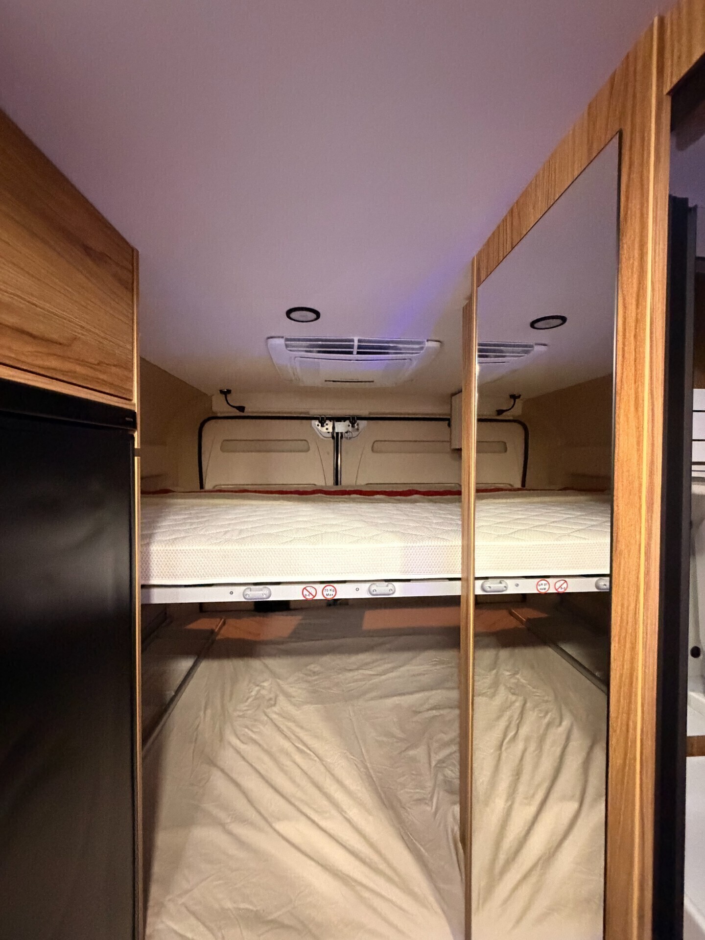 VAN FONT VENDOME HORIZON 305 CON DOPPIO LETTO MATR