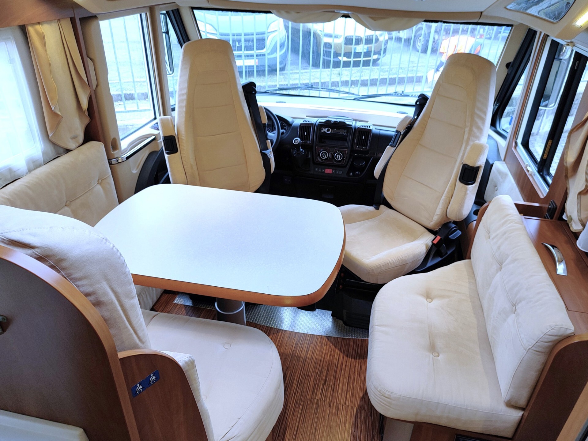 Laika Kreos 7009 - Motorhome con letti gemelli