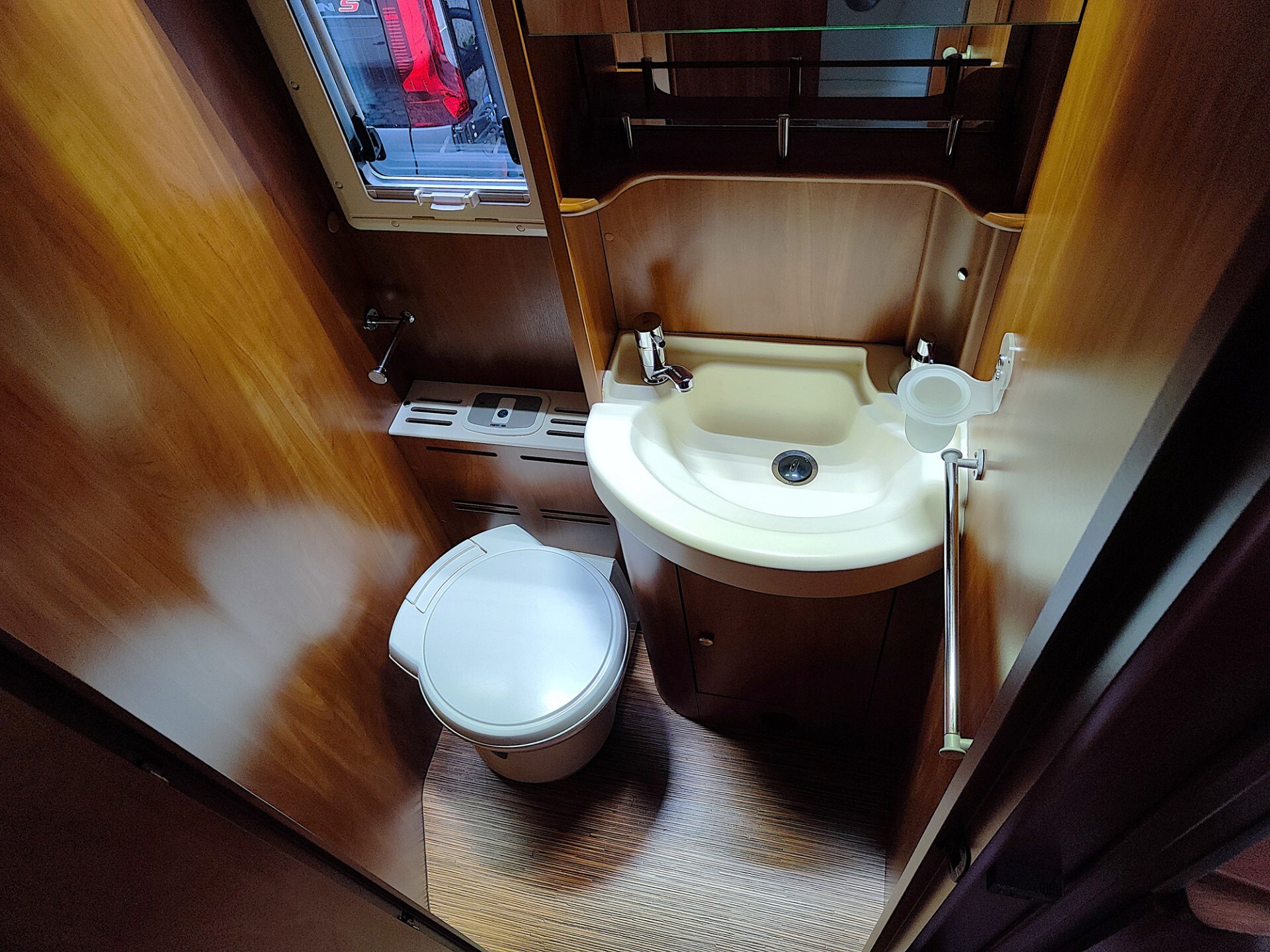 Laika Kreos 7009 - Motorhome con letti gemelli