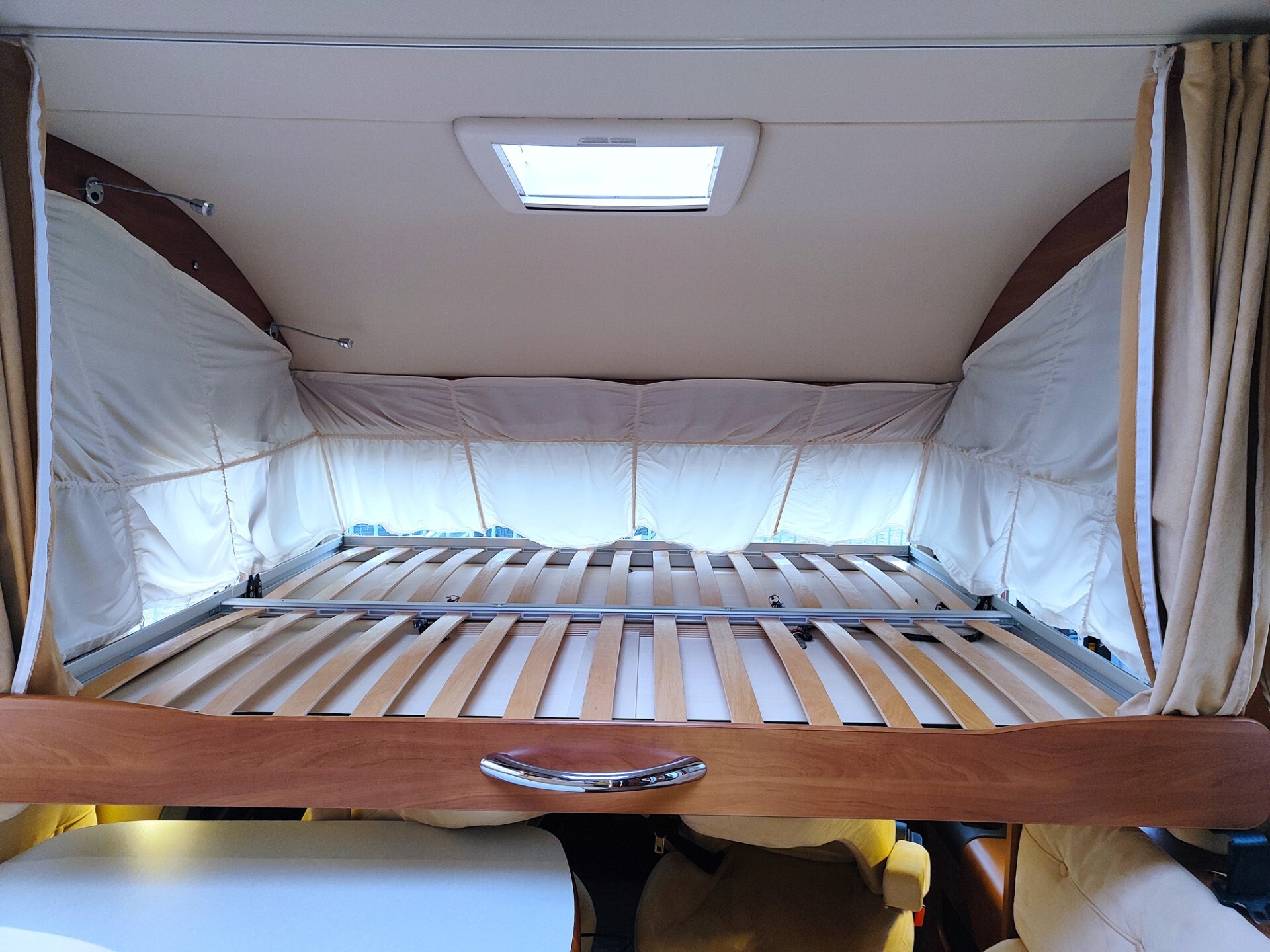 Laika Kreos 7009 - Motorhome con letti gemelli