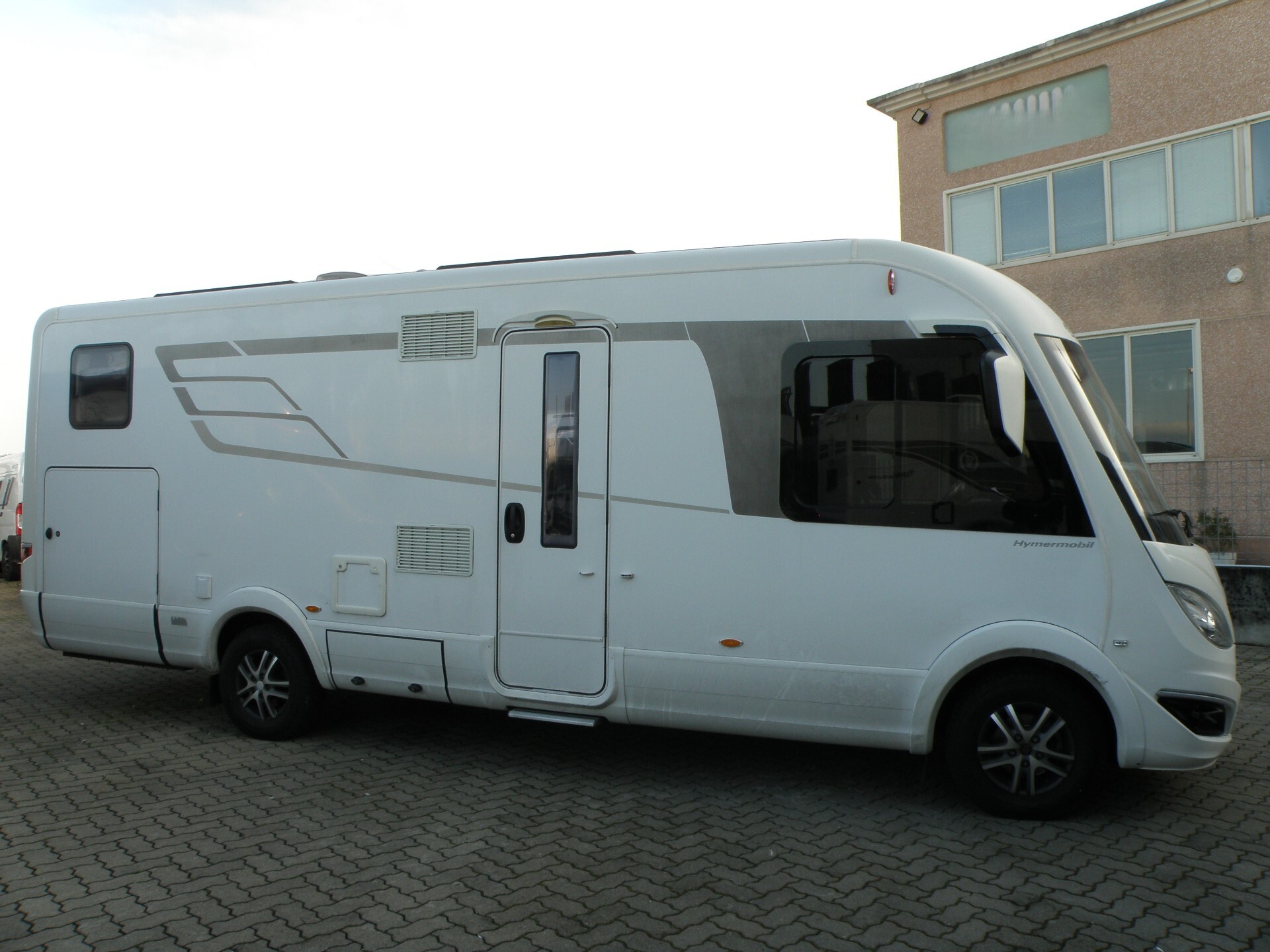 HYMER B 704 LETTO MATRIMONIALE IN CODA