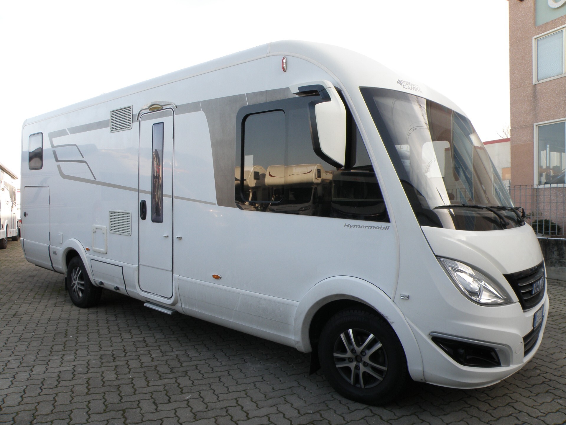 HYMER B 704 LETTO MATRIMONIALE IN CODA