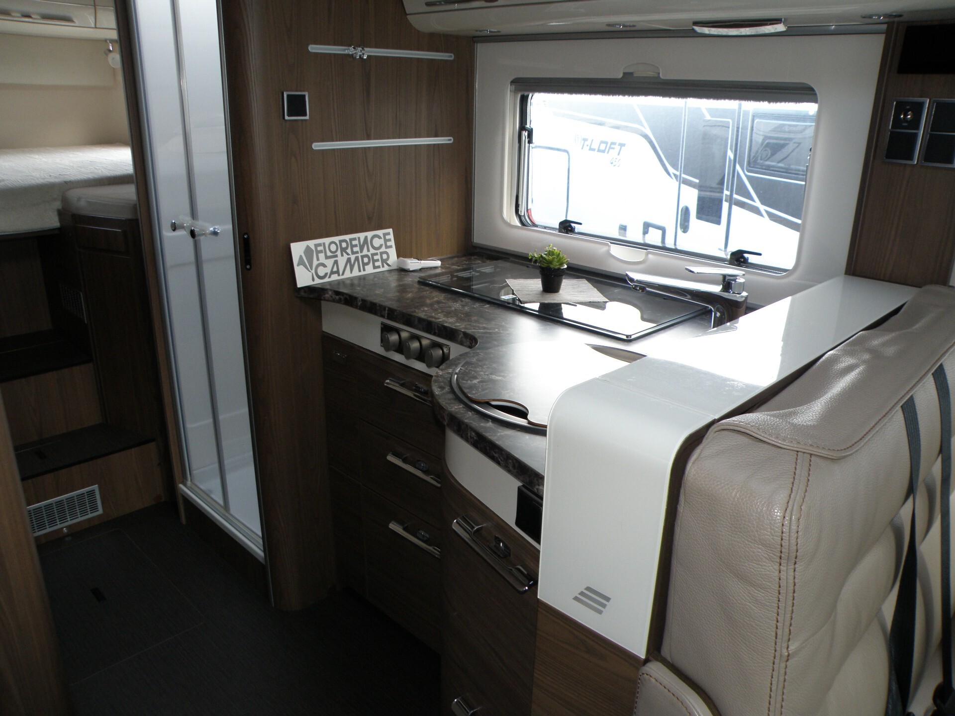 HYMER B 704 LETTO MATRIMONIALE IN CODA