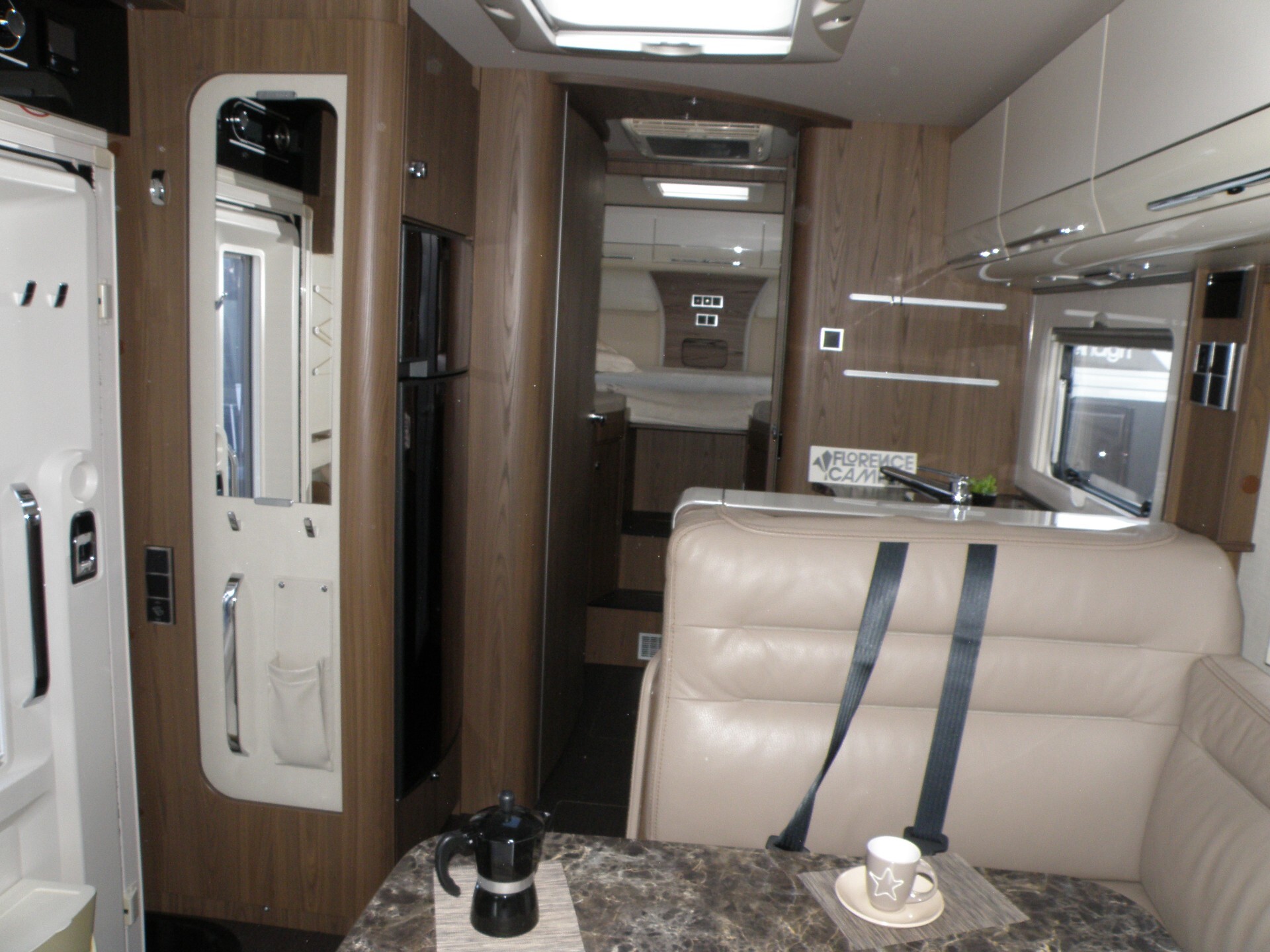 HYMER B 704 LETTO MATRIMONIALE IN CODA