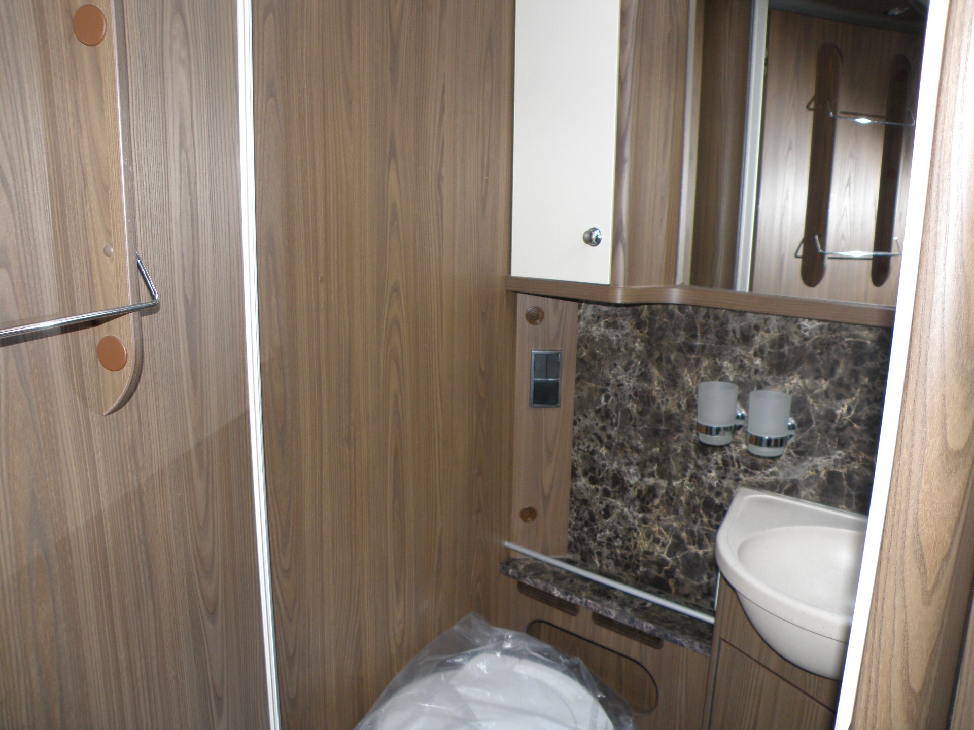 HYMER B 704 LETTO MATRIMONIALE IN CODA