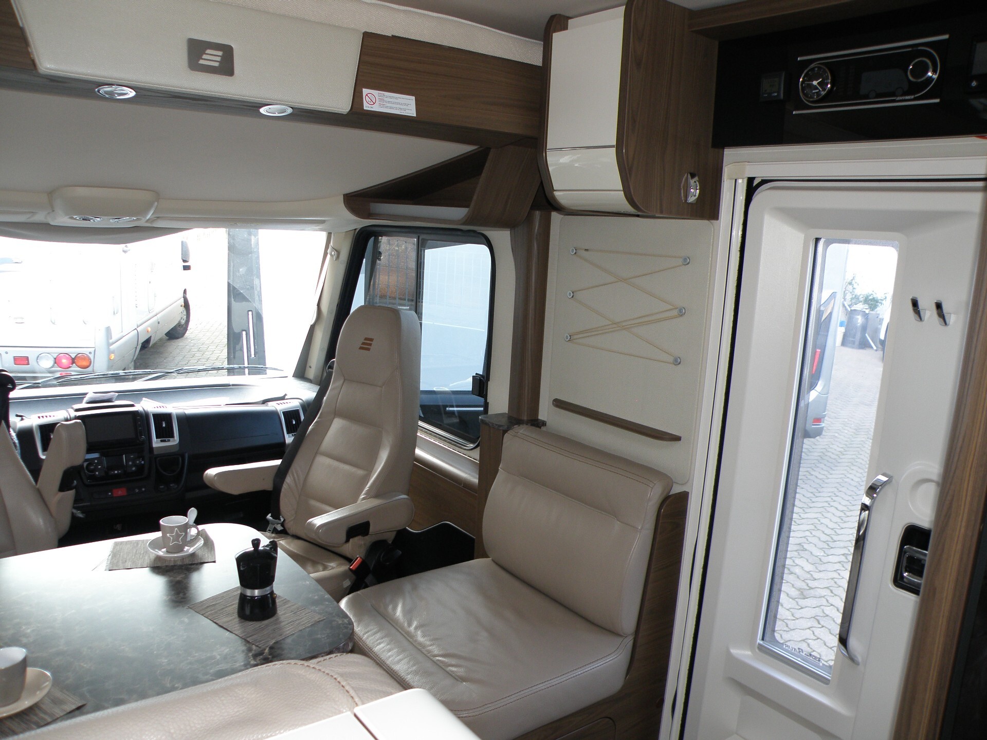 HYMER B 704 LETTO MATRIMONIALE IN CODA