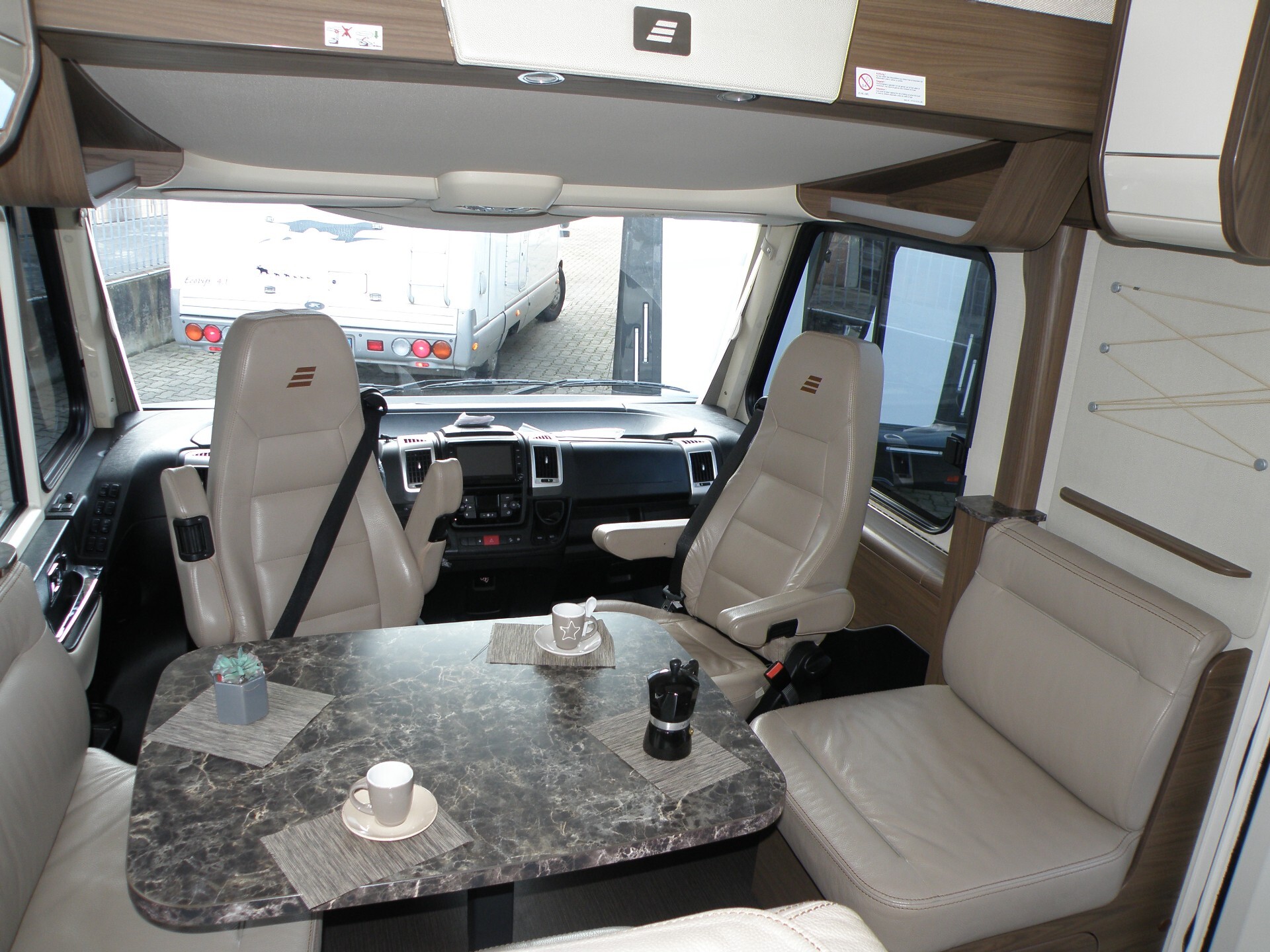 HYMER B 704 LETTO MATRIMONIALE IN CODA