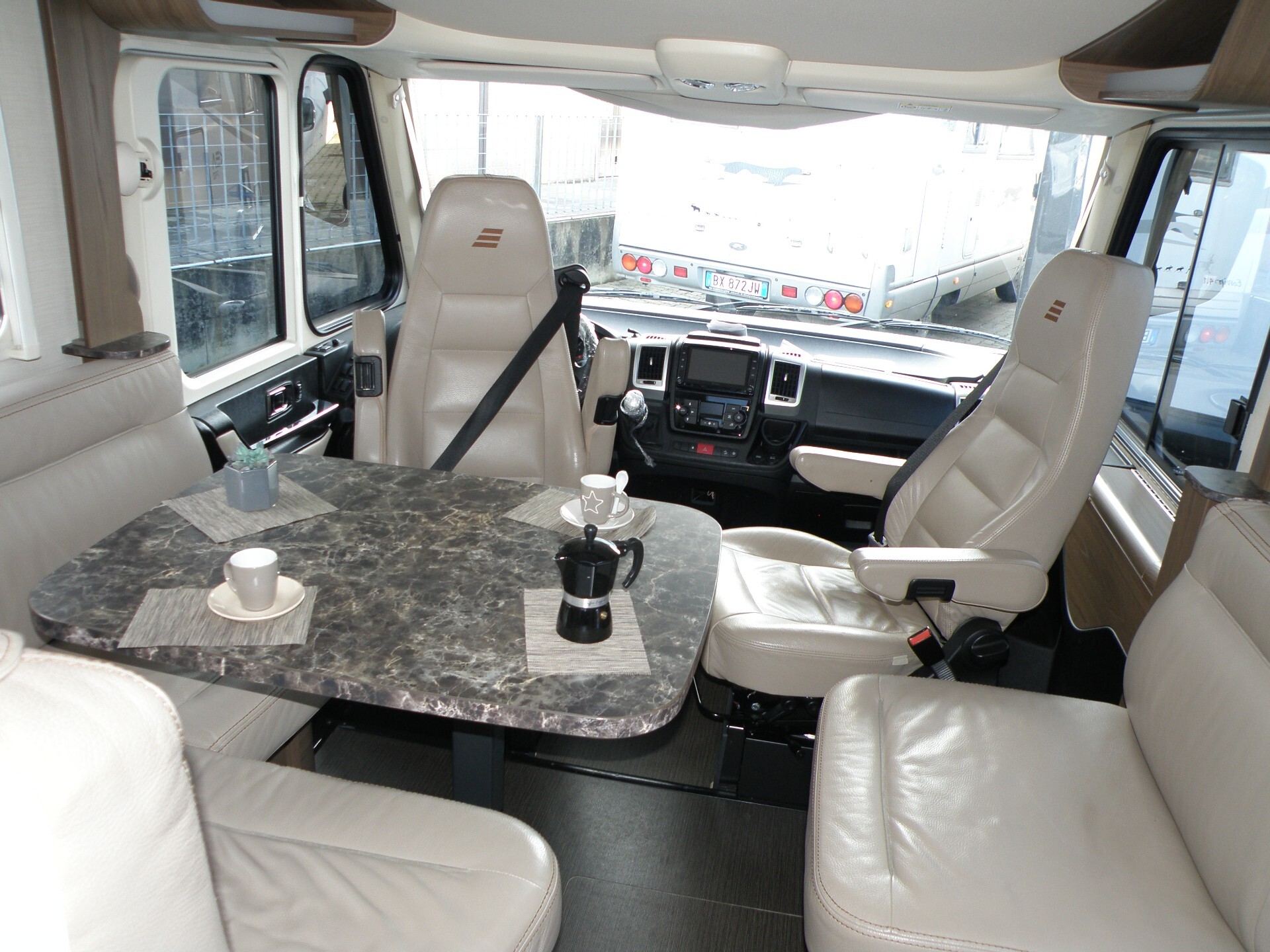 HYMER B 704 LETTO MATRIMONIALE IN CODA