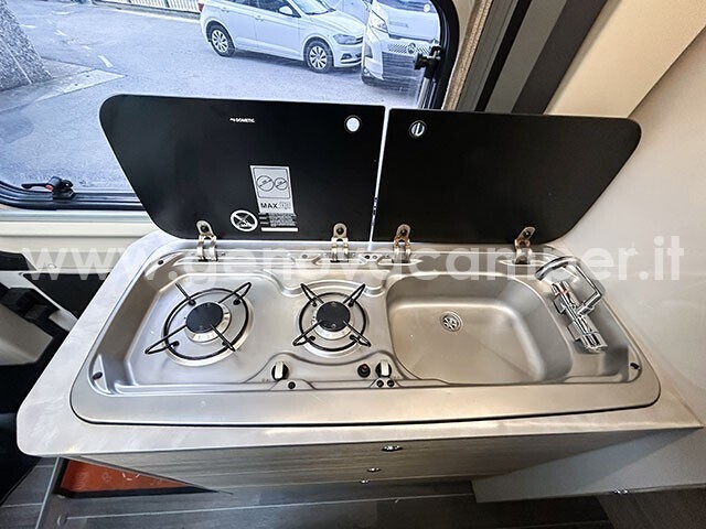 CI Kyros DUO XL Van 640 letto posteriore basculant