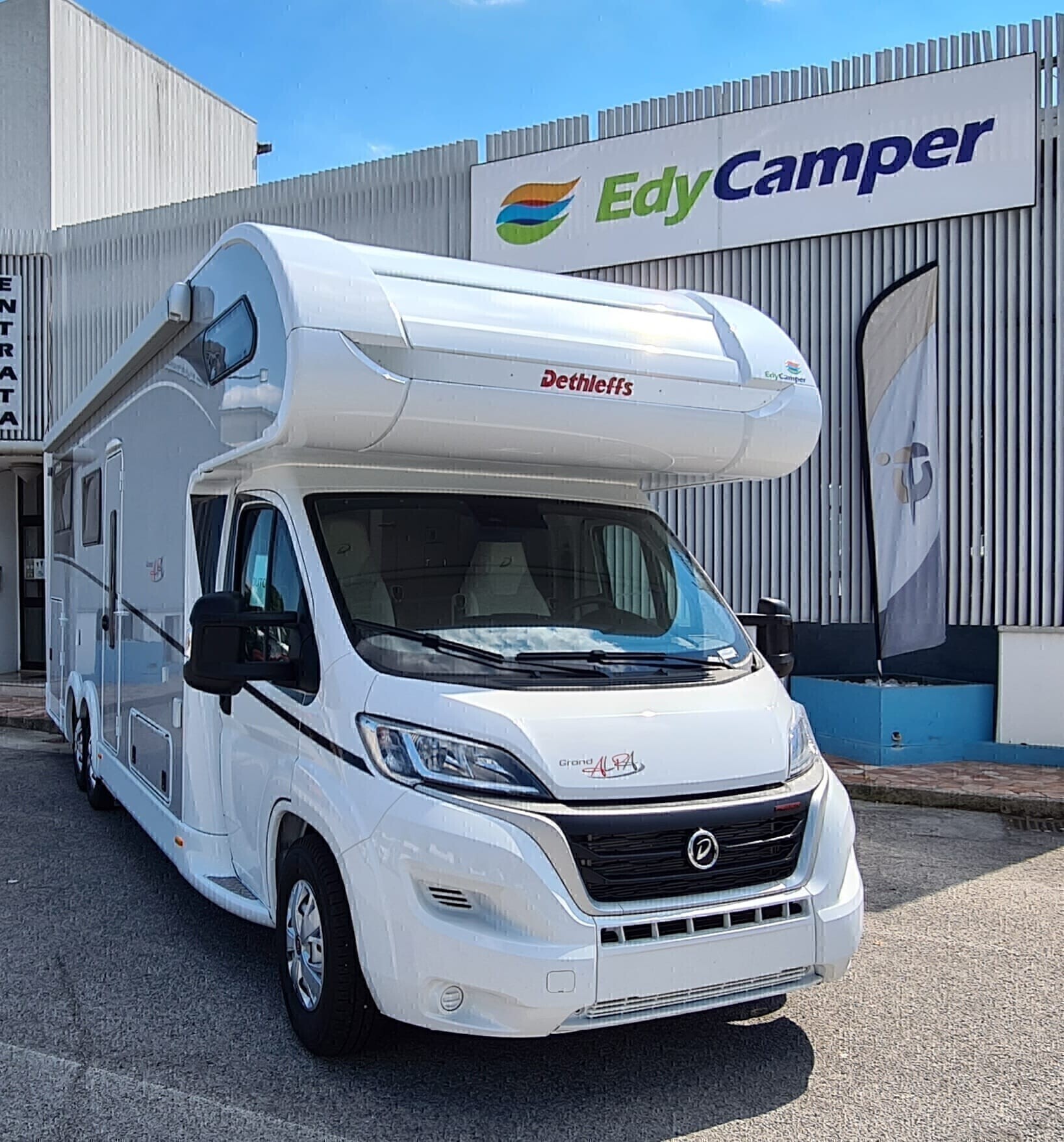 Dethleffs ALPA A7820-2 MANSARDATO CON LETTI GEMELL