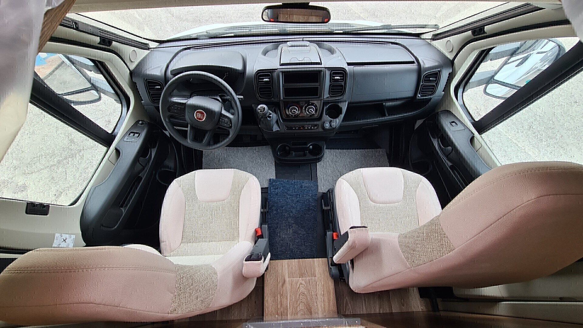 Dethleffs ALPA A7820-2 MANSARDATO CON LETTI GEMELL