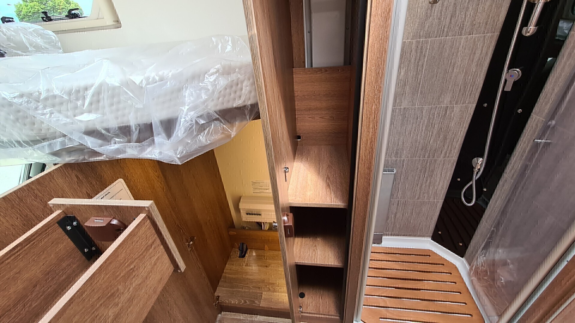 Dethleffs ALPA A7820-2 MANSARDATO CON LETTI GEMELL
