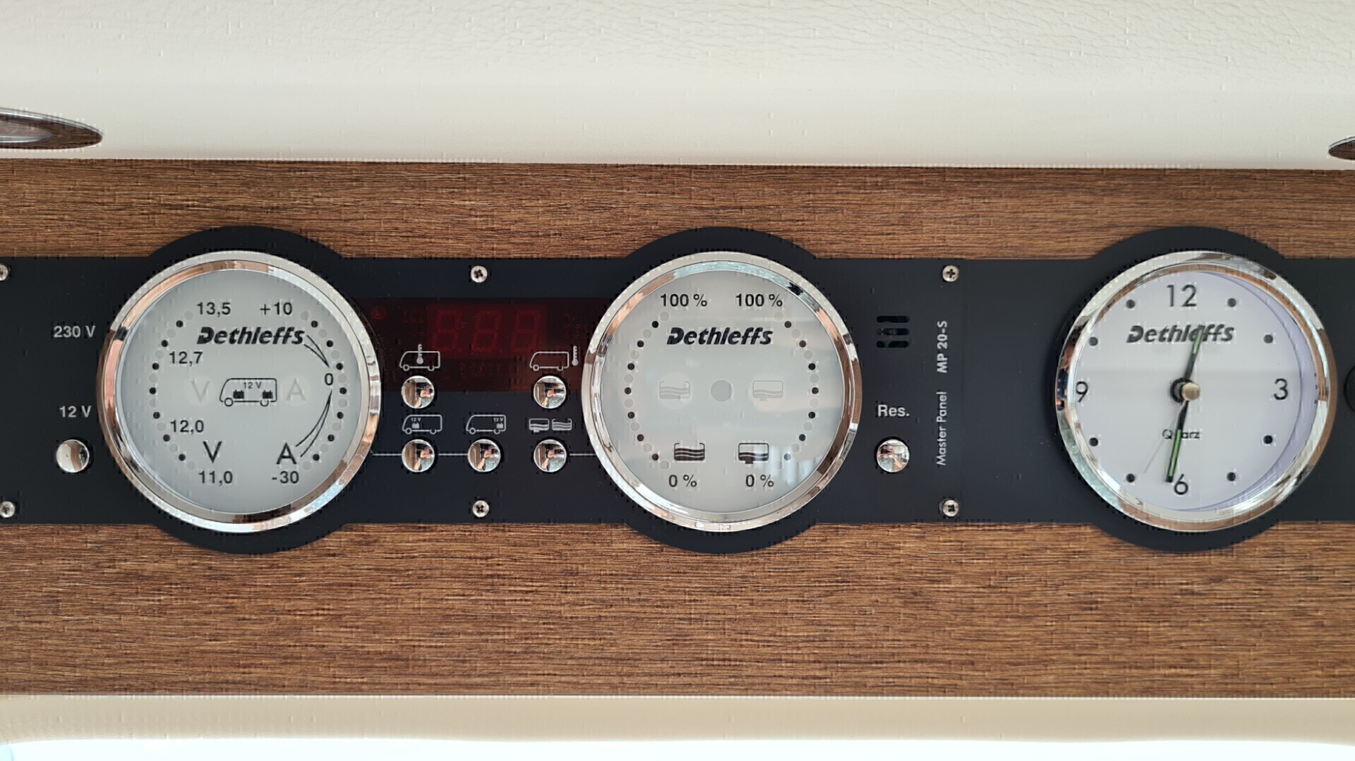 Dethleffs ALPA A7820-2 MANSARDATO CON LETTI GEMELL