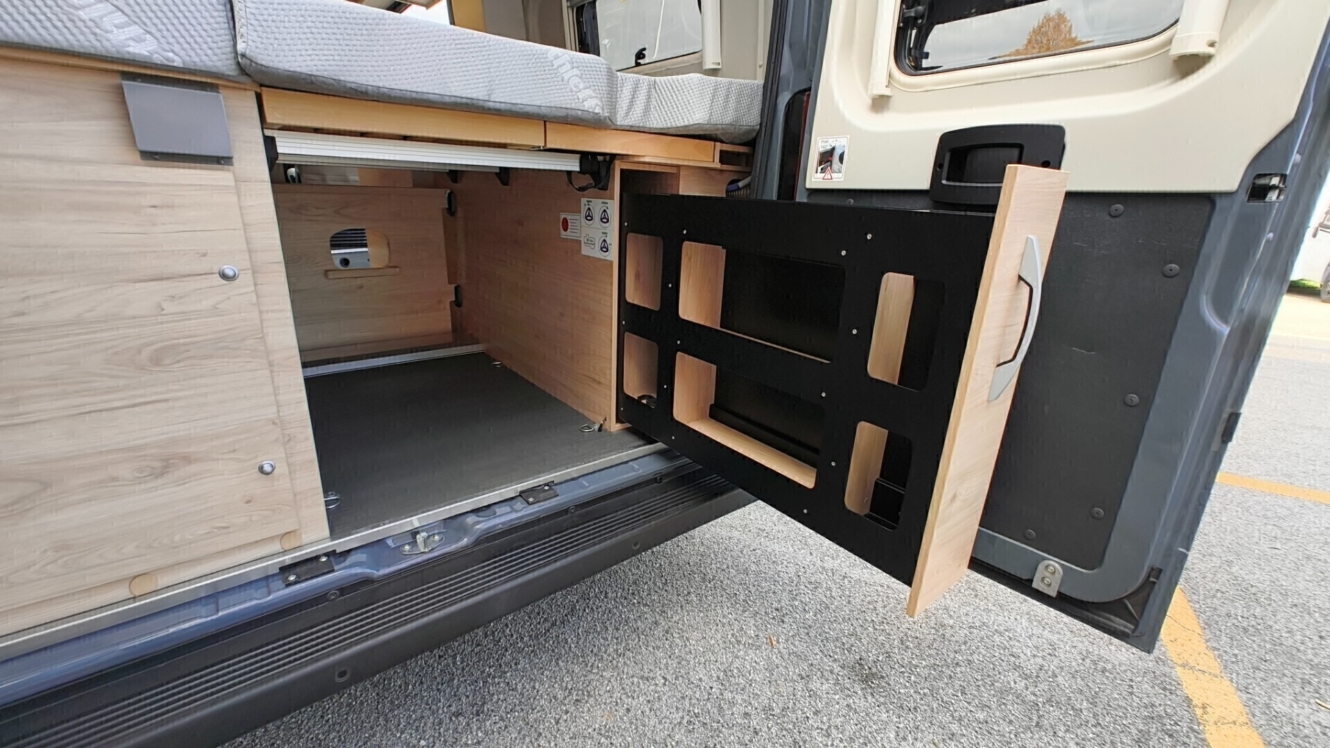 Dethleffs GLOBETRAIL 600 DR FURGONATO