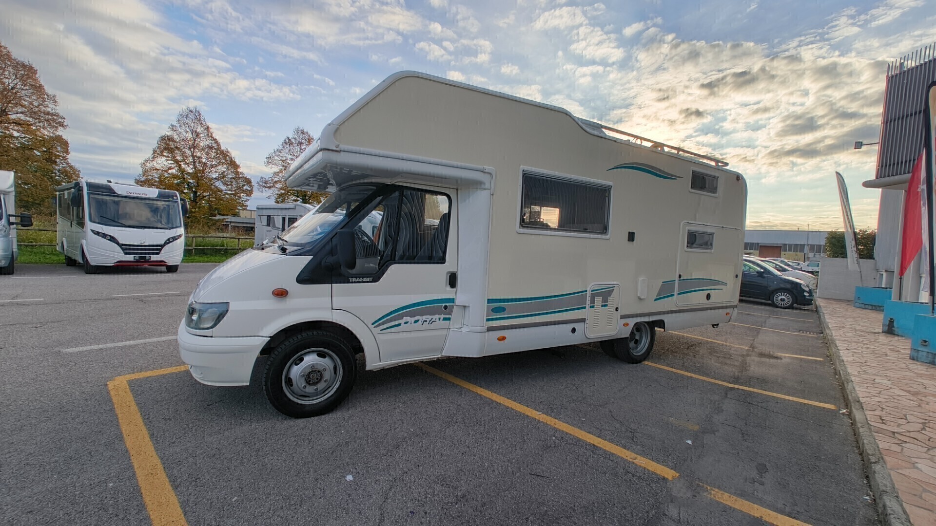 Elnagh DORAL MANSARDATO CON DOPPIA DINETTE CAMPER