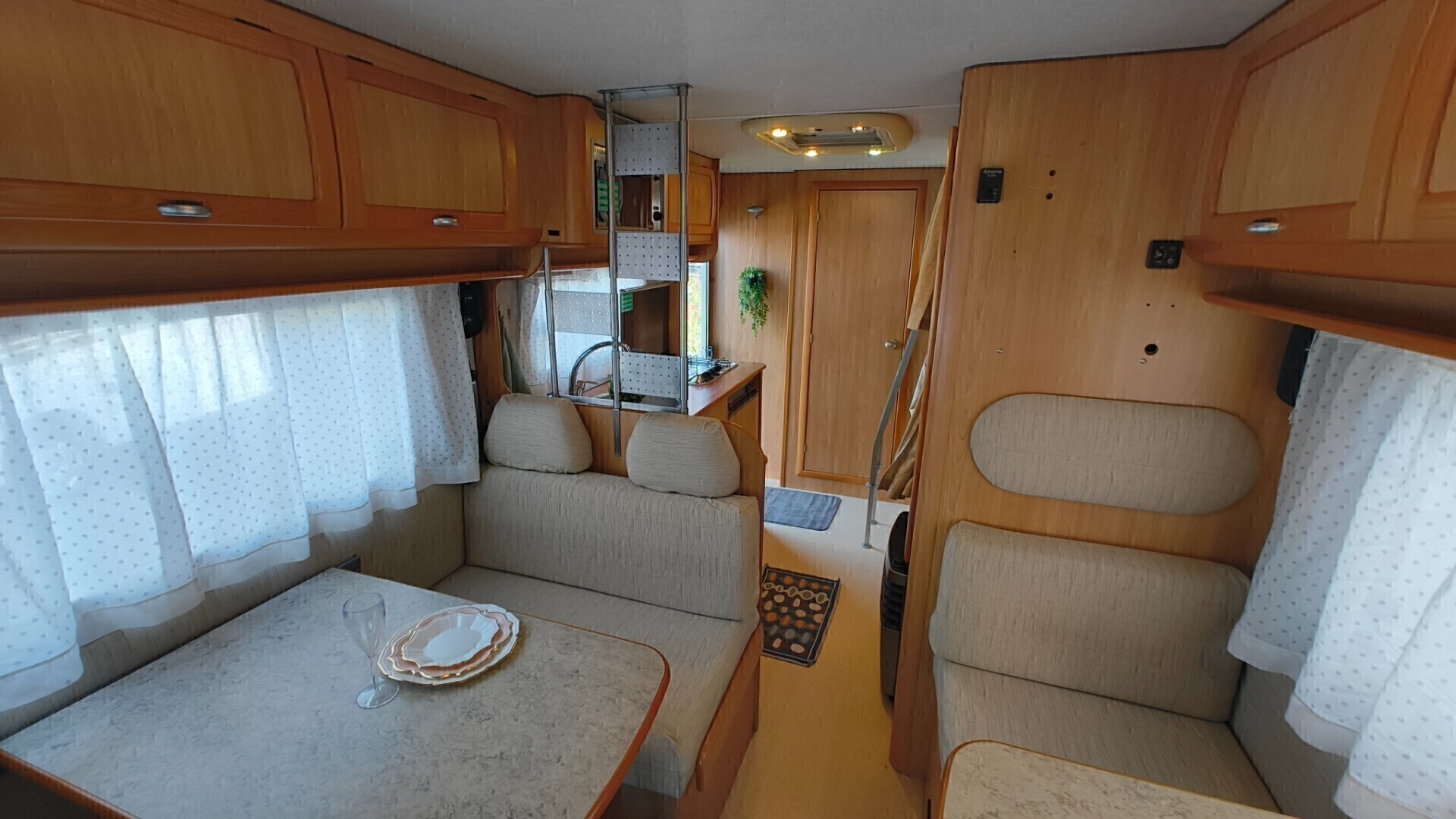 Elnagh DORAL MANSARDATO CON DOPPIA DINETTE CAMPER