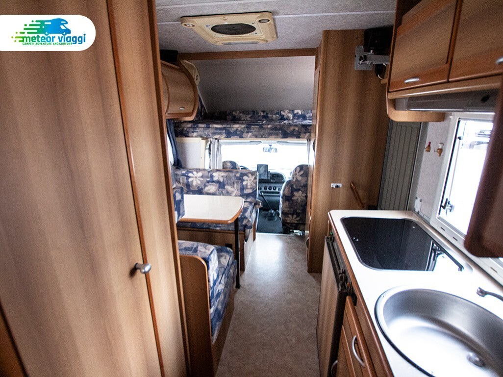 Camper Mansardato 6 posti Rimor Superbrig