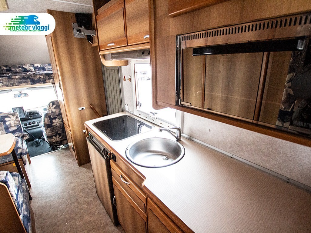 Camper Mansardato 6 posti Rimor Superbrig