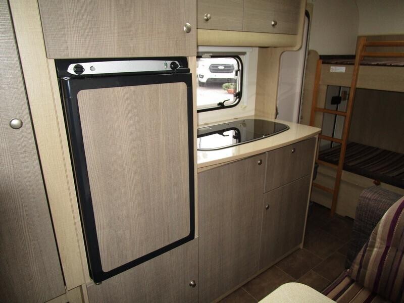 Burstner Premio 495 TK 2013, 6 posti letto moover