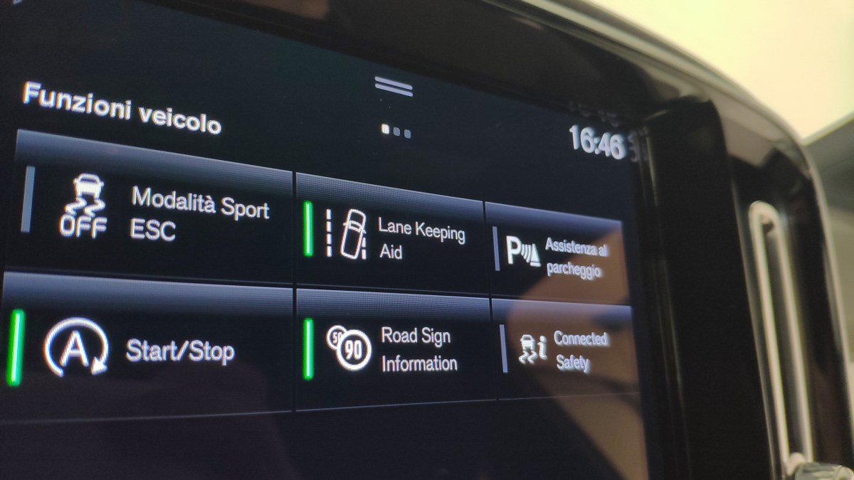2022 Volvo XC40