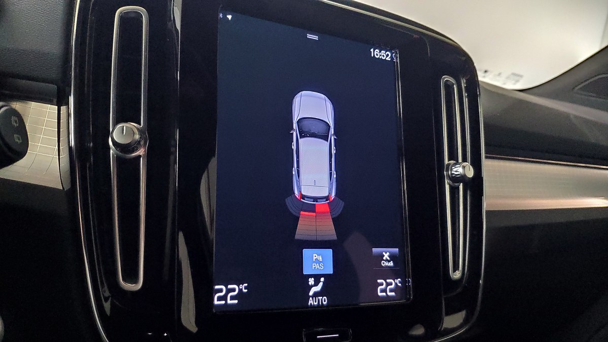 2022 Volvo XC40