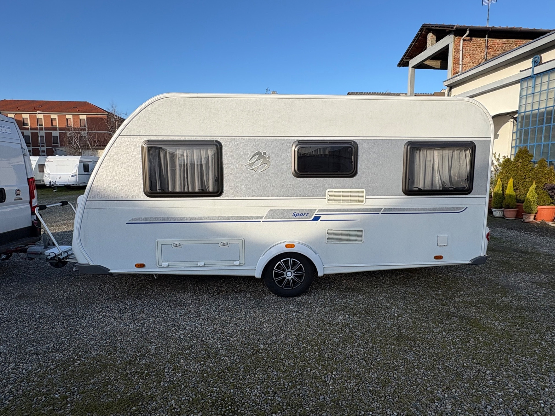 Knaus Sport 450 FU-posti 4-camperizzata 12v