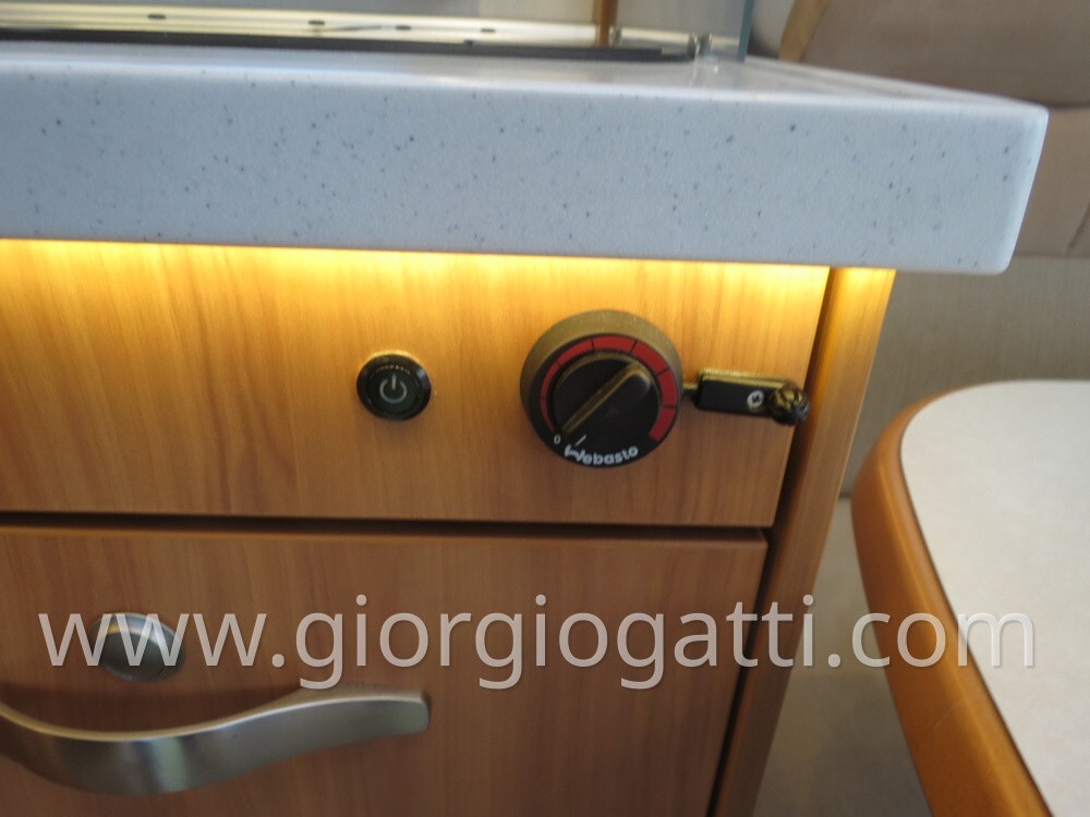 CAMPER MOTORHOME HYMER STARLIGHT 575 CON LETTO BAS