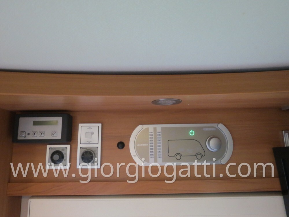 CAMPER MOTORHOME HYMER STARLIGHT 575 CON LETTO BAS