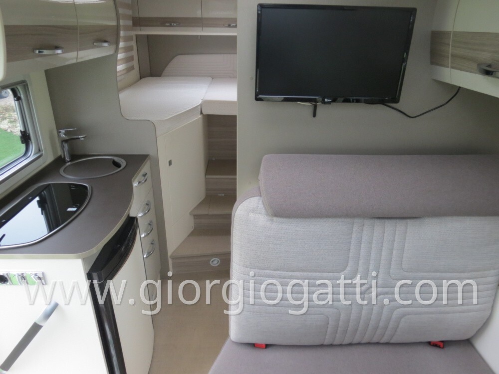 Bürstner Camper Burstner Travel Van 620 semintegra