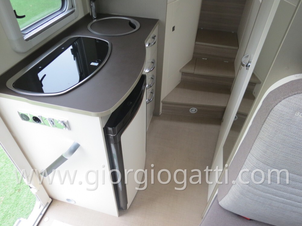 Bürstner Camper Burstner Travel Van 620 semintegra