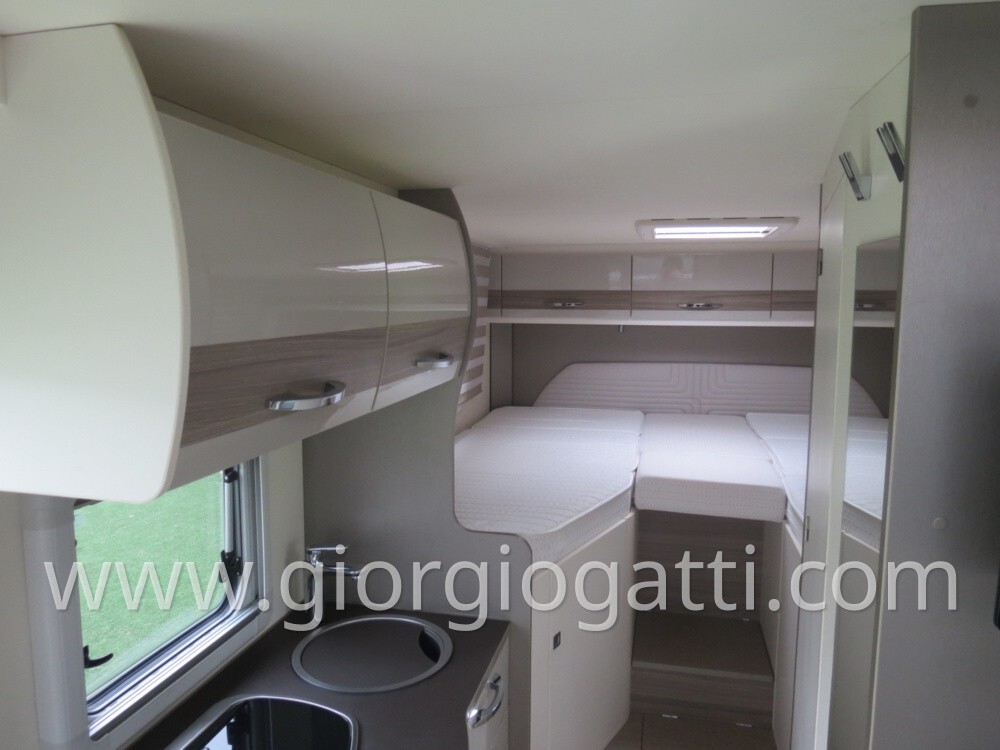 Bürstner Camper Burstner Travel Van 620 semintegra