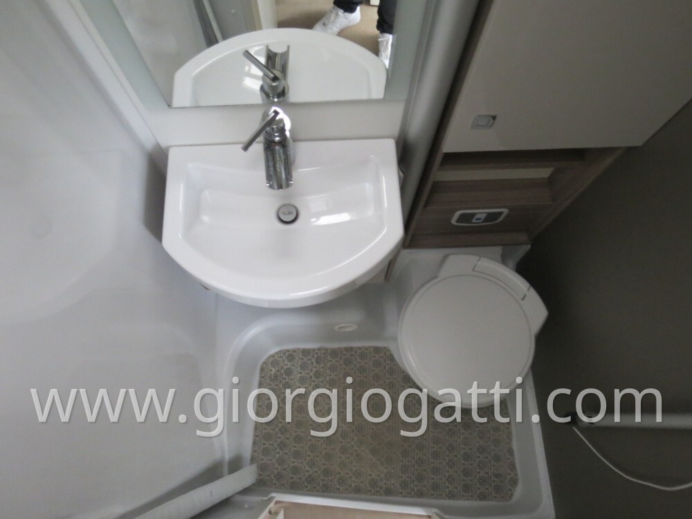 Bürstner Camper Burstner Travel Van 620 semintegra